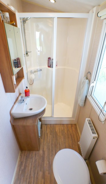 D40 - Shower Room