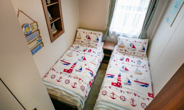 D54 - Twin Bedroom